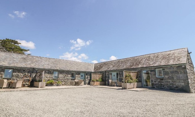 Talybont House | Sisial-y-Mor