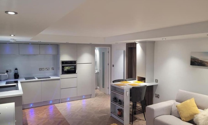 Llanelli Apartment | Sister's Studio