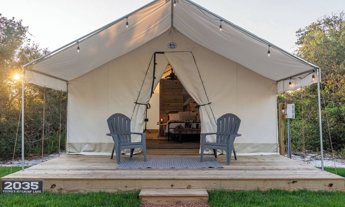 Orange Beach RV Rental | Site #10 Deluxe Safari Tent with ensuite bath