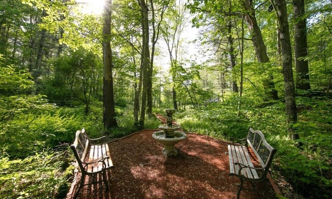 Somersworth House | Six-Bedroom Family Retreat Near Portsmouth w/Hot tub, Theater
