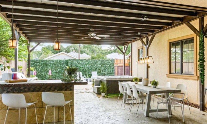 Fort Worth House | Sizzle & Soak: HotTub w/Outdoor Kitchen + Grill
