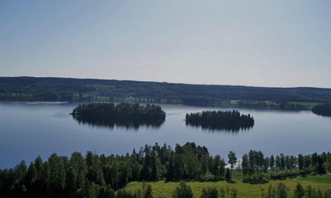 Nora Municipality Villa | Sjönära hus