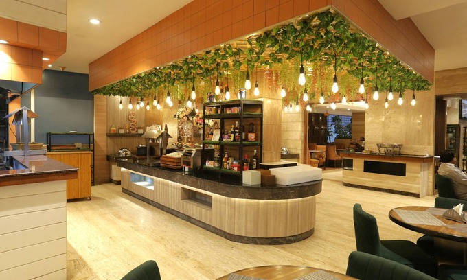 Sahibabad Hotel | SK KLYDE GRAND HOTEL