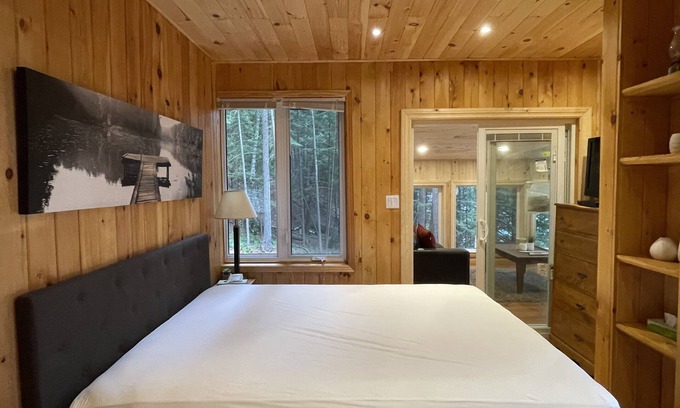 Greater Madawaska Ski Chalet | Ski and Lakeside Chalet with hot tub