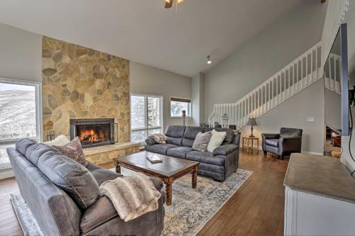 Eagle-Vail Apartment | Ski and Relax Vail-Beaver Creek Duplex with Hot Tub