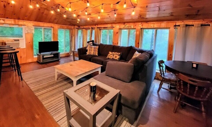 Bethlehem Cottage | Ski Bethlehem A-Frame with River Access Bring Dogs! <New>