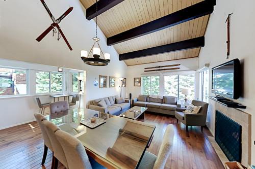 Truckee Apartment | Ski Bowl Condos Unit 518