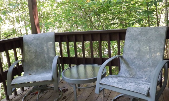 Banner Elk Cottage | Ski Country 66-c 2 Bedroom Condo by RedAwning