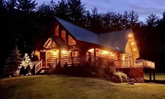 Athol Cabin | Ski Gore Visit Lake George Amazing Winter Festivals at this beautiful log cabin