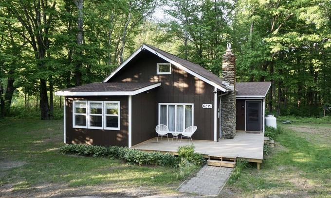 Stockbridge Cottage | Ski-Hike-Relax! Remodeled cottage with White River access in the Green Mountains