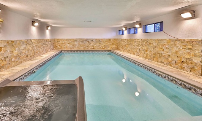 Hunter House | Ski hunter, Indoor pool & sauna .2 miles to slopes