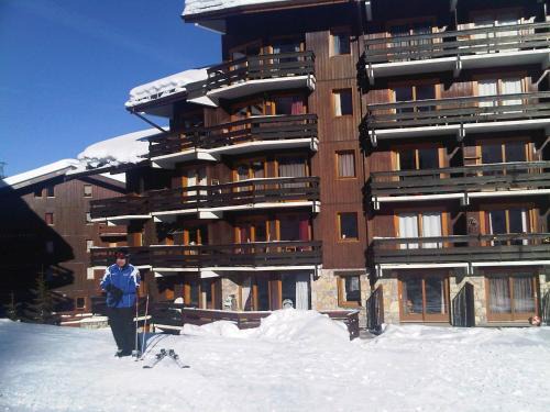 Meribel-Mottaret Apartment | Ski in and Out 2-Bed Apartment in Meribel