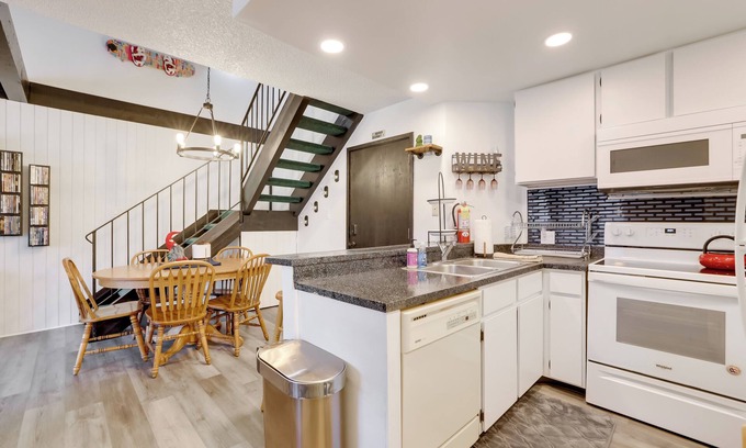 Brian Head Apartment | Ski-in/out Condo w/Hot Tub Access in Brian Head!