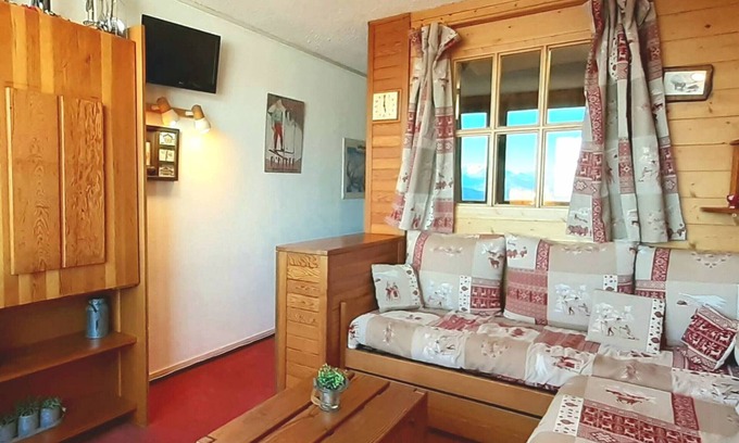 Aime Apartment | Ski-in/ski-out studio cabin, 4 pers, pets allowed, parking