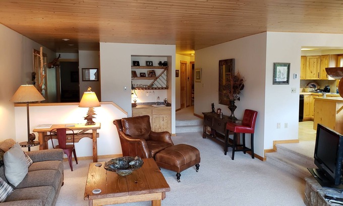 Big Sky Condo | Ski In/Ski Out, 3 BR/3BA Condo, Hot Tub, Fireplace in Big Sky Mountain Village