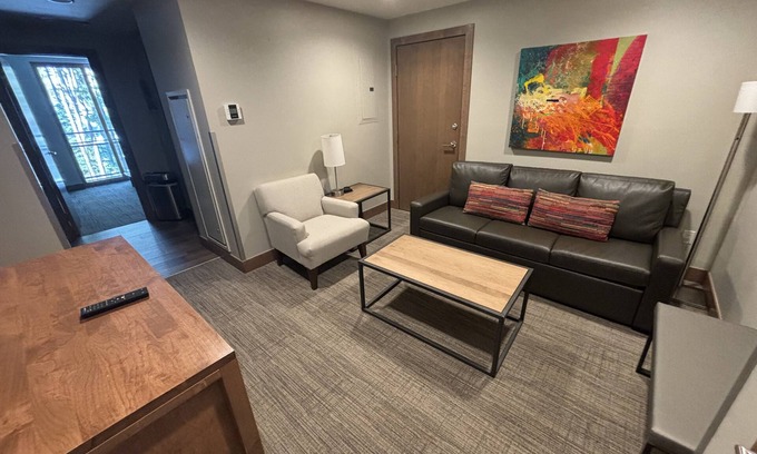 Four O'Clock Resort | Ski in ski out 4-bedroom tranquil resort in brilliant Breckenridge,