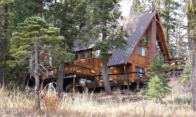Bear Valley Ski Chalet | ☀️⛱️Ski In / Ski Out at 7300 Feet!🌺
