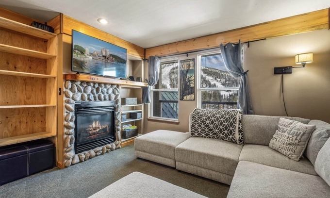 Sandpoint Condo | Ski in Ski out at Schweitzer Mountain Resort | Great Views | Cozy Condo