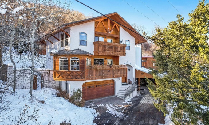 Eden Ski Chalet | Ski In/Ski Out Authentic German Bavarian Chalet