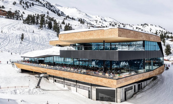 Kaltenbach Ski Chalet | Ski-in ski-out chalet with sauna