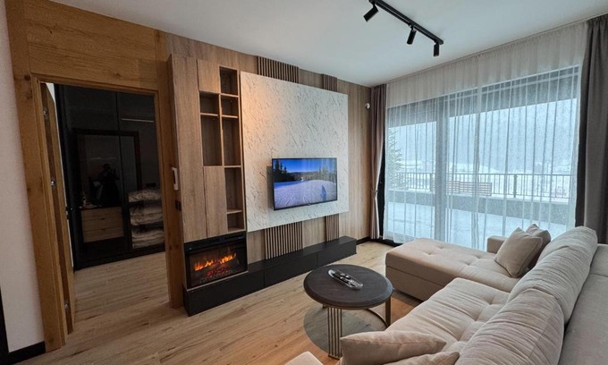 Bjelasnica Apartment | Ski in & Ski out Luxury Apartment with private garage