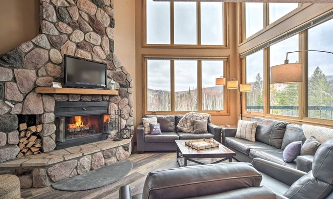 Lutsen House | Ski-In, Ski-Out Townhome w/Lutsen Mtn Views!