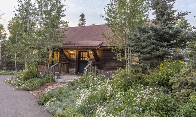 Mountain Village Cottage | Ski-in/Ski-out Cottage with spectacular mountain views