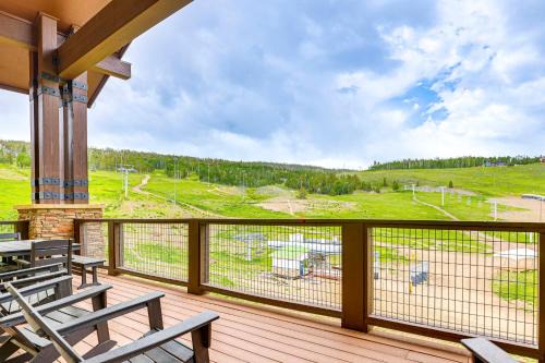 Silvercreek Apartment | Ski-InandSki-Out Granby Penthouse with Mountain Views!
