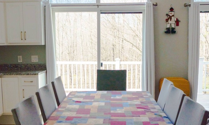 Hensonville House | Ski, kayak, relax at the Wolfden