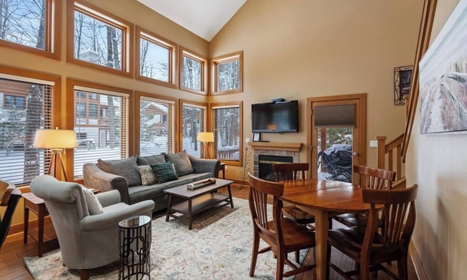 Boyne Falls Condo | Ski Lodge at Boyne Mountain! Sleeps 18, perfect for families/large groups