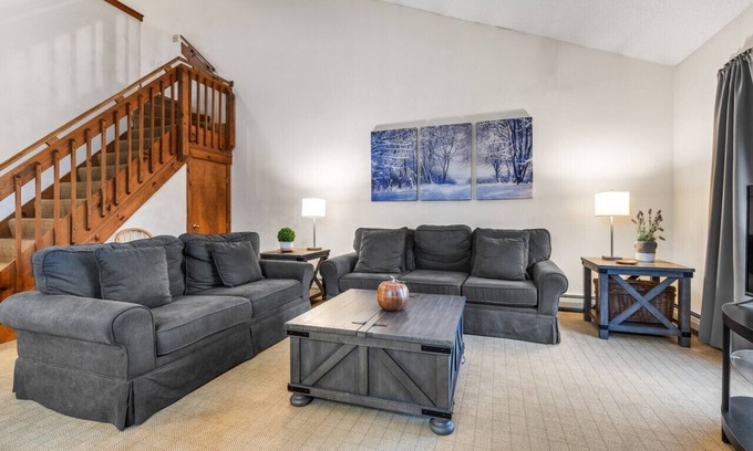 Stratton Mountain Condo | Ski on Ski off Obertal at Stratton