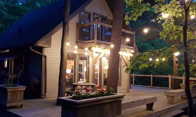 Mont Ste. Marie Ski Chalet | Ski-out at Chalet Among the Pines