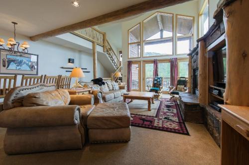 Whitefish House | Ski Slopes and Scenic Views