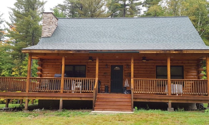 Athol Cabin | SKI TIME! ADIRONDACK LINCOLN LOG CABIN