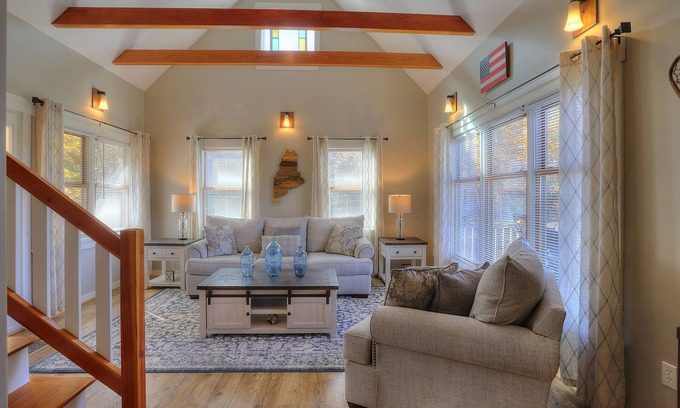 Rangeley House | Skiers' Paradise - Private home with hot tub, close to Saddleback Mountain!