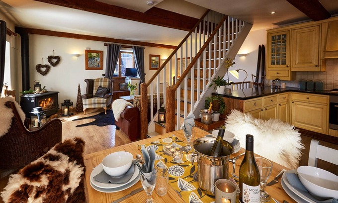 Villaroger Ski Chalet | SKIVILLAROGER - LES ARCS CHALET - 4 ENSUITE BEDROOMS OUTDOOR HOT TUB & TERRACE