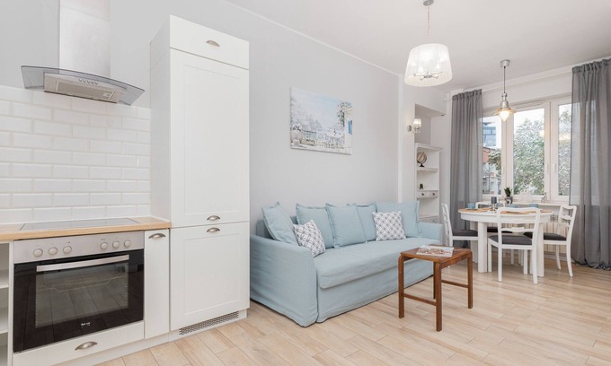 Praga Poludnie Apartment | Sky Blue Apartment Waszyngton by Renters