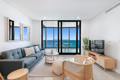Surfers Paradise Apartment | Sky-High Villa with Wide Ocean Views - Pet Friendly