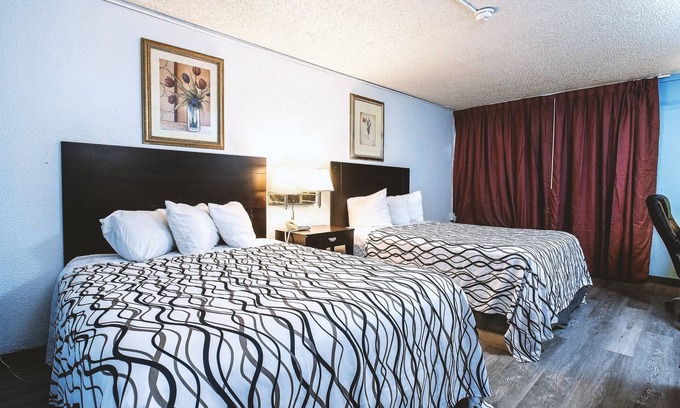 Wichita Hotel | Sky-Palace Inn & Suites Wichita East