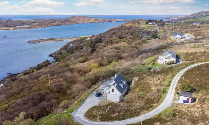 Clifden House | Sky Road Lodge- Beautiful Views