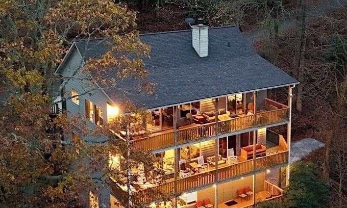 Sky Valley House | Sky's The Limit - Mountain & Golf Course Views, Game Room, Cmty Pool + Hot Tub!