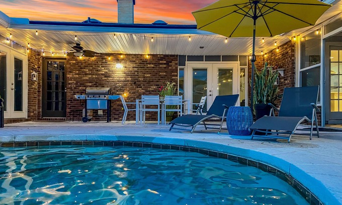Orange Park House | SKY VACATION HOME, Private resort for your family.