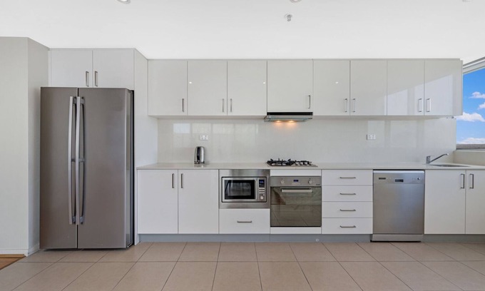 Burwood Apartment | Sky view 2B with free parking