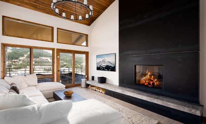 Big Sky House | Skycrest Penthouse 1733
