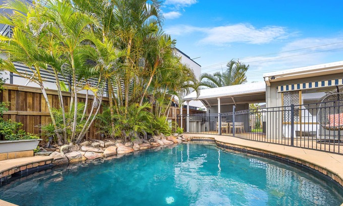 Warana House | SKYE - Beachside Bliss with Private Pool