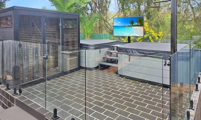 Malua Bay Apartment | Skyes Beach House - The Upstairs Apartment