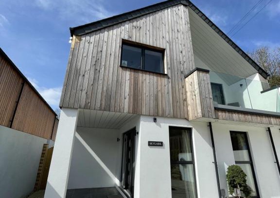 Trewarmett House | Skylark 4 bed Sleeps 8 with hot tub