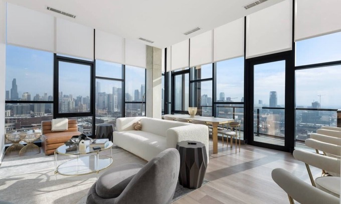 River West Apartment | Skyline Penthouse Duo: 6 Bedrooms for Large Groups