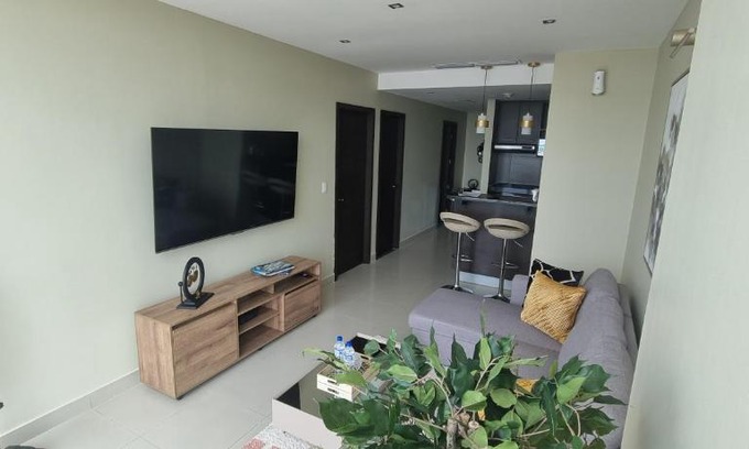 Guayaquil Apartment | SkyLuxe