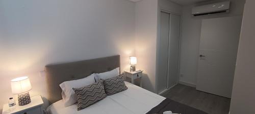 Montenegro House | Skynest 61 Faro Airport Guest House
